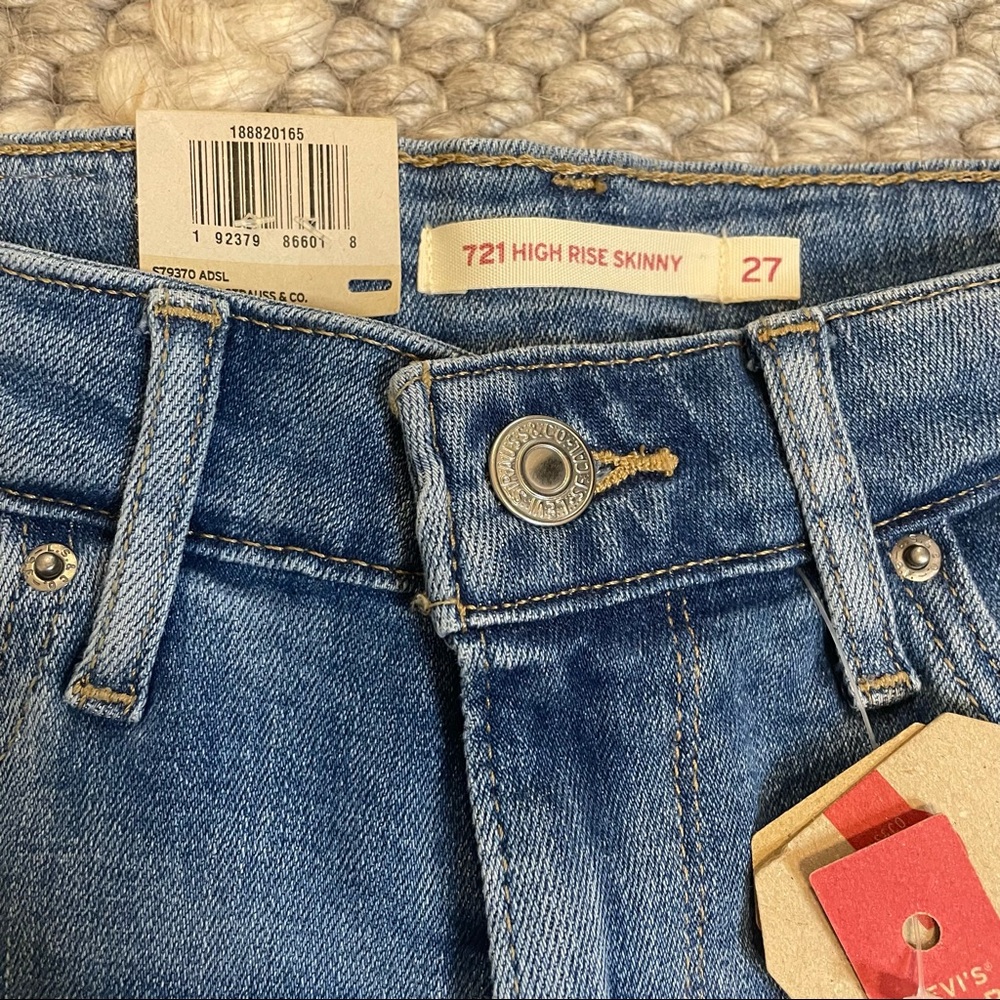 NWT! LEVI STRAUSS 721 High Rise Ripped Raw Hem Skinny Jeans - Size 27 - Picture 5 of 16